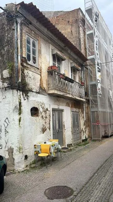 Casa antiga para reabilitar — Centro Histórico